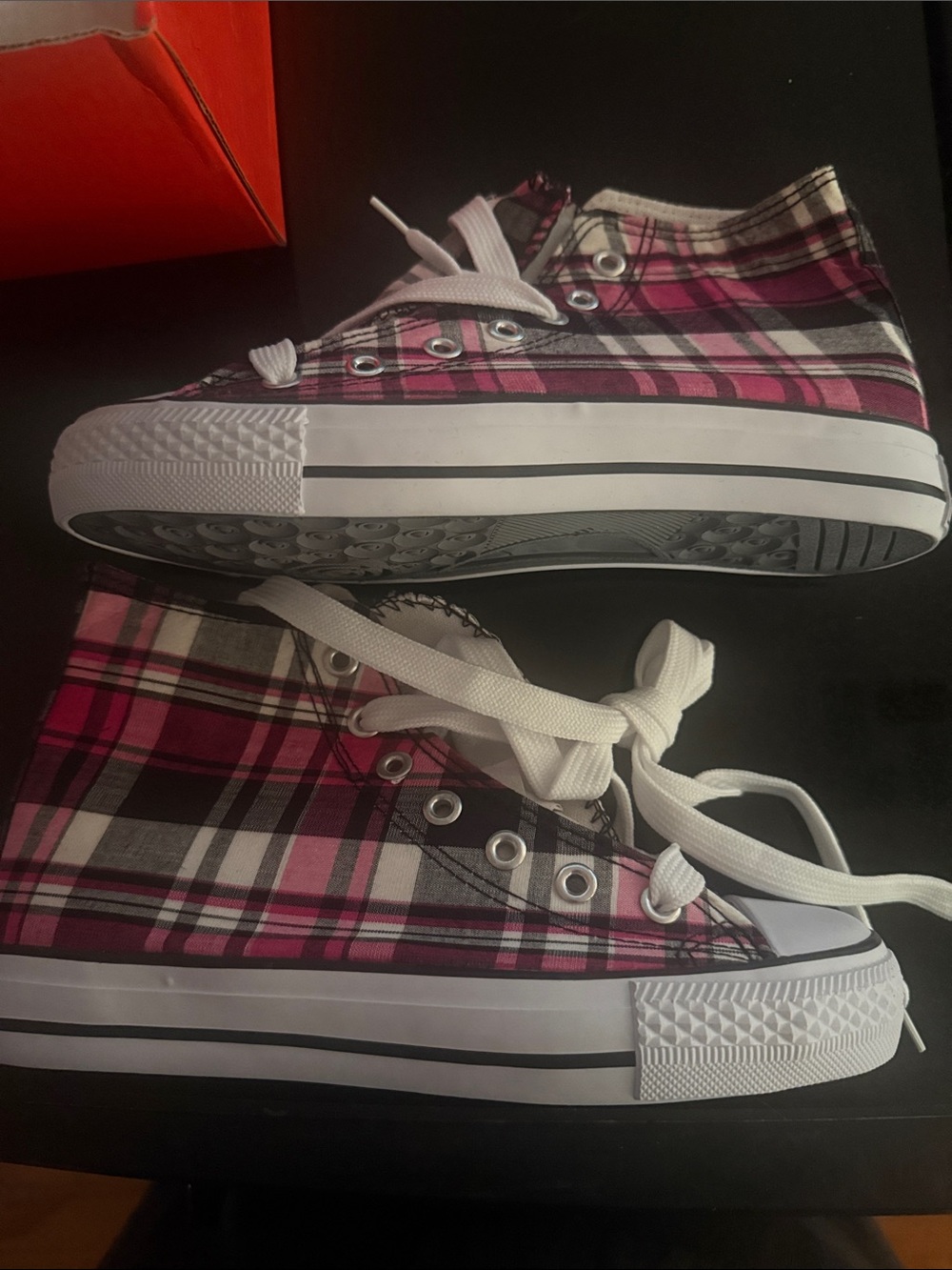 Kids Pink Plaid High-Top Sneakers - size 5 new in box